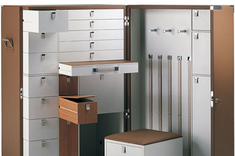 Armario plegable para dormitorio con poco espacio | Poltrona Frau